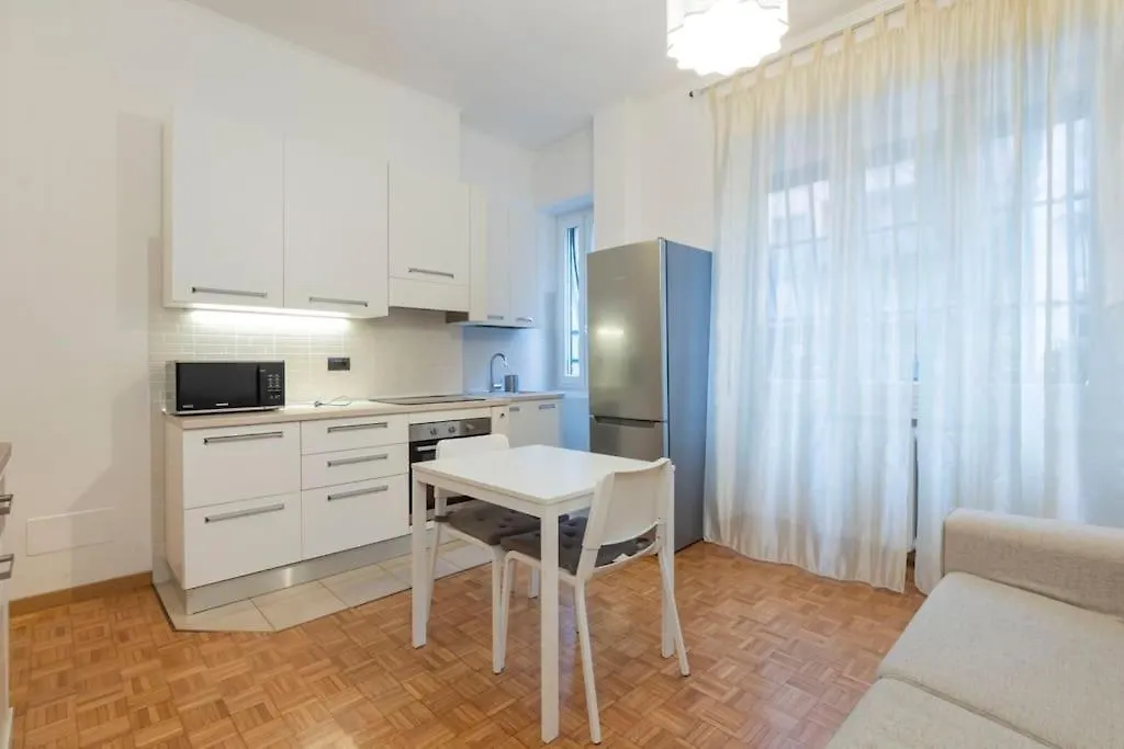 Suite Solari 5 Guest - Posizione Ottima - Wi-Fi Milano Italia